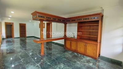 Casa de 4 alcobas en venta en El Poblado, Medellín, 1520 m² · foto 15 de 20