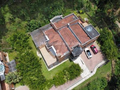 Casa de 4 alcobas en venta en El Poblado, Medellín, 1520 m² · foto 3 de 20