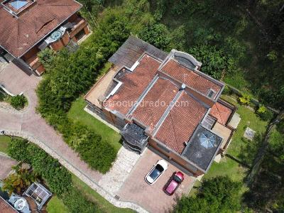 Casa de 4 alcobas en venta en El Poblado, Medellín, 1520 m² · foto 4 de 20