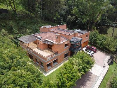 Casa de 4 alcobas en venta en El Poblado, Medellín, 1520 m² · foto 6 de 20