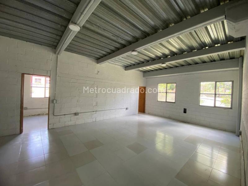 Bodega en Arriendo, Aeropuerto, Rionegro - Más