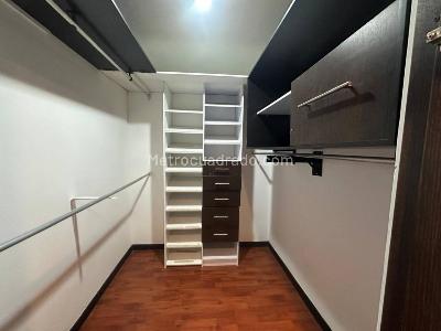 Apartamento de 2 alcobas en arriendo en Laureles, Medellín, 120 m² · foto 13 de 18