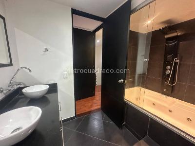 Apartamento de 2 alcobas en arriendo en Laureles, Medellín, 120 m² · foto 17 de 18