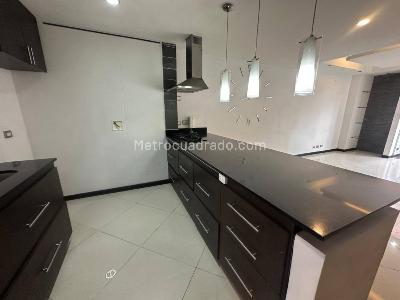Apartamento de 2 alcobas en arriendo en Laureles, Medellín, 120 m² · foto 5 de 18