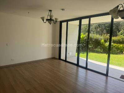 Apartamento de 2 alcobas en venta en Sajonia, Rionegro, 155 m² · foto 2 de 17