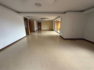 Apartamento en venta en Laureles, Medellín · foto 3 de 20