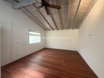 Casa en arriendo en Manila, Medellín · foto 2 de 18