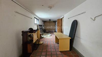 Casa de 4 alcobas en arriendo en La Aguacatala, Medellín, 403 m² · foto 7 de 17