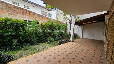 Casa de 4 alcobas en arriendo en La Aguacatala, Medellín, 403 m² · foto 9 de 17