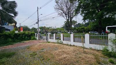 Casa de 4 alcobas en arriendo en La Aguacatala, Medellín, 403 m² · foto 14 de 17