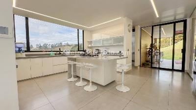 Casa de 5 alcobas en arriendo en Aeropuerto, Rionegro · foto 18 de 20