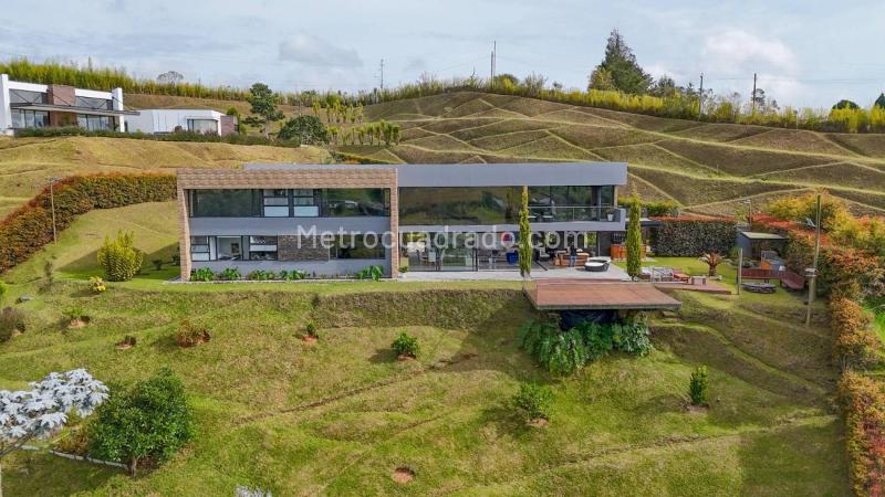 5BR House in Aeropuerto (3010 m²)