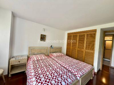Apartamento de 3 alcobas en venta en El Poblado, Medellín, 198 m² · foto 10 de 19