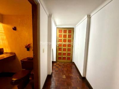 Apartamento de 3 alcobas en venta en El Poblado, Medellín, 198 m² · foto 18 de 19