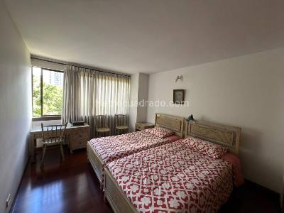 Apartamento de 3 alcobas en venta en El Poblado, Medellín, 198 m² · foto 5 de 19