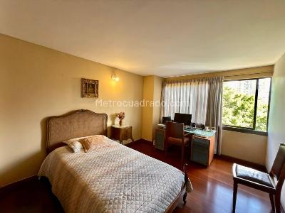 Apartamento de 3 alcobas en venta en El Poblado, Medellín, 198 m² · foto 7 de 19