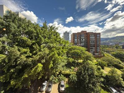 Apartamento de 3 alcobas en venta en El Poblado, Medellín, 198 m² · foto 8 de 19