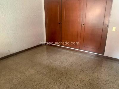 Casa de 4 alcobas en venta en Conquistadores, Medellín, 257 m² · foto 16 de 20