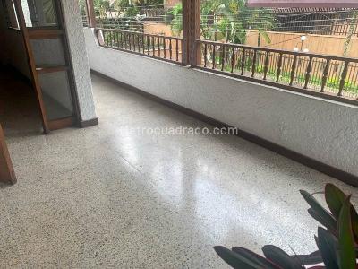 Casa de 4 alcobas en venta en Conquistadores, Medellín, 257 m² · foto 18 de 20