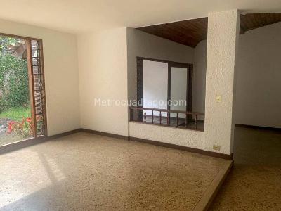 Casa de 4 alcobas en venta en Conquistadores, Medellín, 257 m² · foto 3 de 20