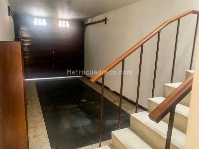 Casa de 4 alcobas en venta en Conquistadores, Medellín, 257 m² · foto 4 de 20
