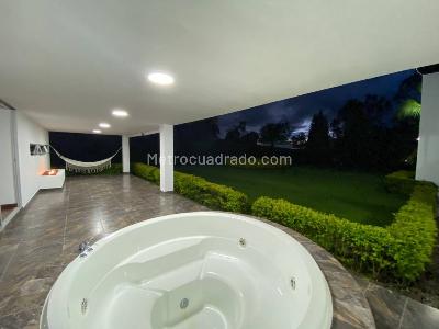 Casa de 5 alcobas en venta en Llanogrande, Rionegro, 350 m² · foto 13 de 20
