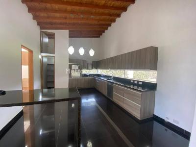 Casa de 5 alcobas en venta en Llanogrande, Rionegro, 350 m² · foto 14 de 20