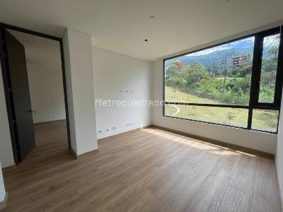 Apartamento de 3 alcobas en venta en Las Palmas, Medellín, 140 m² · foto 7 de 12