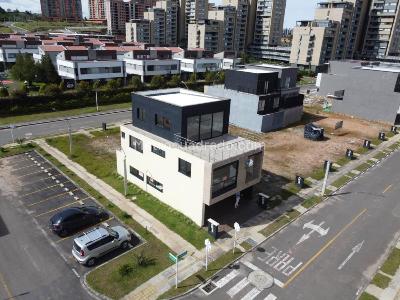 Casa de 3 alcobas en venta en El Porvenir, Rionegro, 220 m² · foto 2 de 20