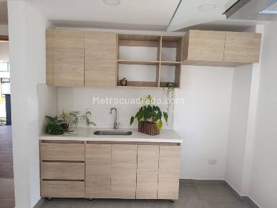 Casa de 3 alcobas en venta en El Porvenir, Rionegro, 220 m² · foto 4 de 20