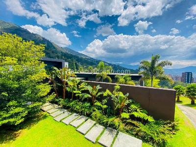 Casa de 5 alcobas en venta en El Poblado, Medellín · foto 15 de 20