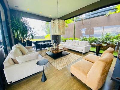 Casa de 5 alcobas en venta en El Poblado, Medellín · foto 2 de 20