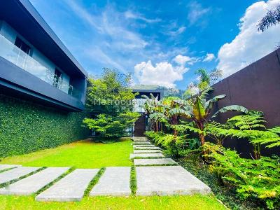 Casa de 5 alcobas en venta en El Poblado, Medellín · foto 9 de 20
