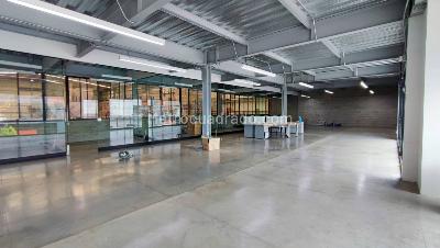 Office for rent in Bello, Bello