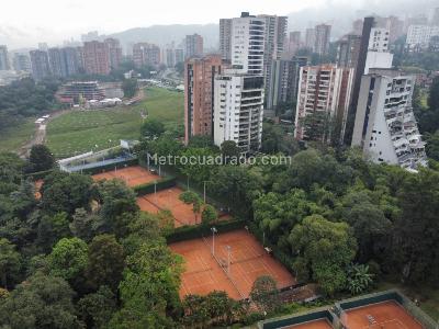 Apartamento de 3 alcobas en venta en El Poblado, Medellín, 730 m² · foto 4 de 20