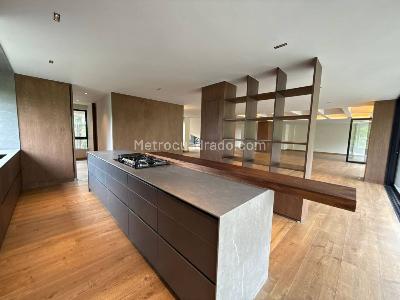 Apartamento de 3 alcobas en venta en El Poblado, Medellín, 475 m² · foto 11 de 17
