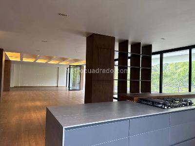 Apartamento de 3 alcobas en venta en El Poblado, Medellín, 475 m² · foto 12 de 17