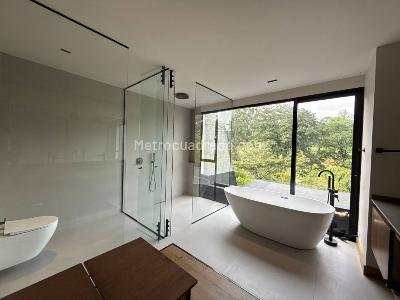 Apartamento de 3 alcobas en venta en El Poblado, Medellín, 475 m² · foto 14 de 17
