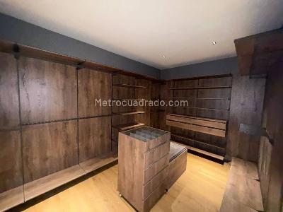 Apartamento de 3 alcobas en venta en El Poblado, Medellín, 475 m² · foto 16 de 17