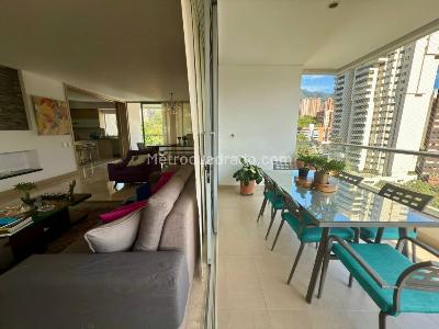 Apartamento de 3 alcobas en venta en Loma De Los Gonzalez, Medellín, 272 m² · foto 3 de 20