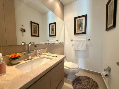 Apartamento de 3 alcobas en venta en Loma De Los Gonzalez, Medellín, 272 m² · foto 12 de 20