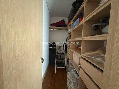 Apartamento de 3 alcobas en venta en Loma De Los Gonzalez, Medellín, 272 m² · foto 18 de 20