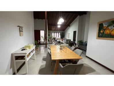 Casa de 4 alcobas en venta en Conquistadores, Medellín, 250 m² · foto 3 de 16