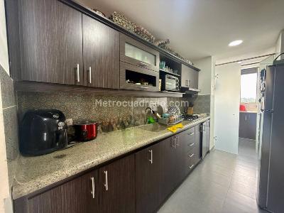 Apartamento de 4 alcobas en venta en San Antonio, Rionegro, 144 m² · foto 3 de 19
