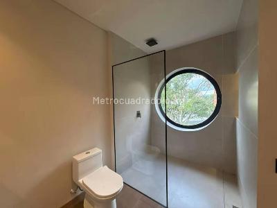 Apartamento de 2 alcobas en venta en El Tesoro, Medellín, 215 m² · foto 13 de 14