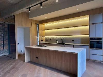 Apartamento de 2 alcobas en venta en El Tesoro, Medellín, 215 m² · foto 3 de 14