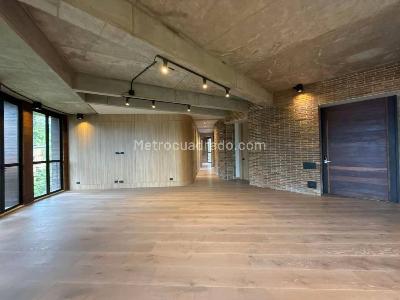 Apartamento de 2 alcobas en venta en El Tesoro, Medellín, 215 m² · foto 4 de 14