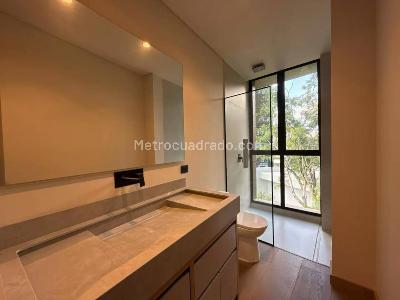 Apartamento de 2 alcobas en venta en El Tesoro, Medellín, 215 m² · foto 7 de 14
