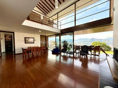 Casa de 4 alcobas en venta en San Judas, Sabaneta, 1392 m² · foto 2 de 20