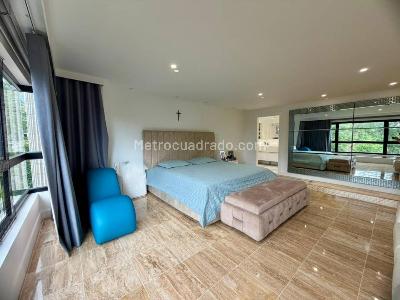 Apartamento de 4 alcobas en venta en Loma Del Campestre, Medellín, 410 m² · foto 10 de 19